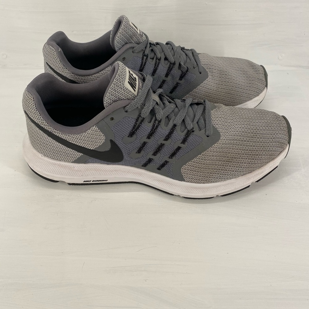 Nike Run Swift Men's Running Grey Black Size 7.5.